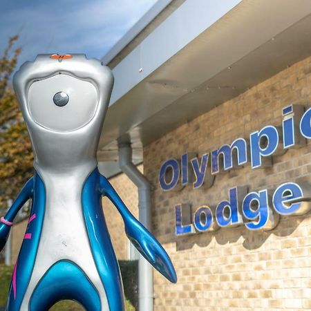The Olympic Lodge Aylesbury  Exteriör bild