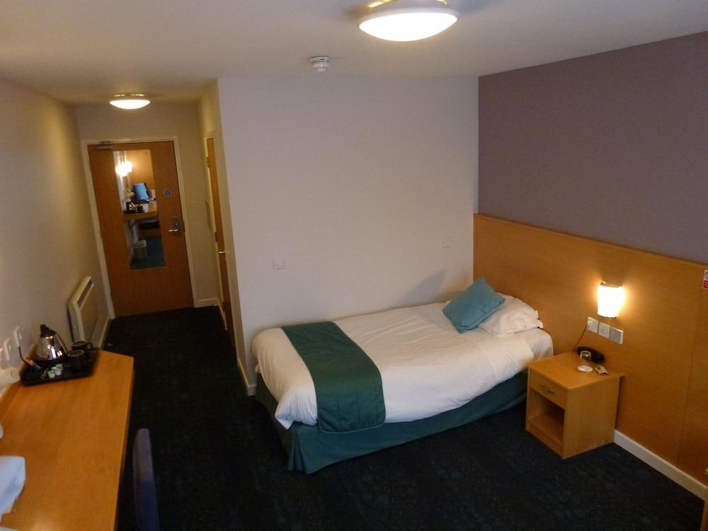 The Olympic Lodge Aylesbury  Exteriör bild