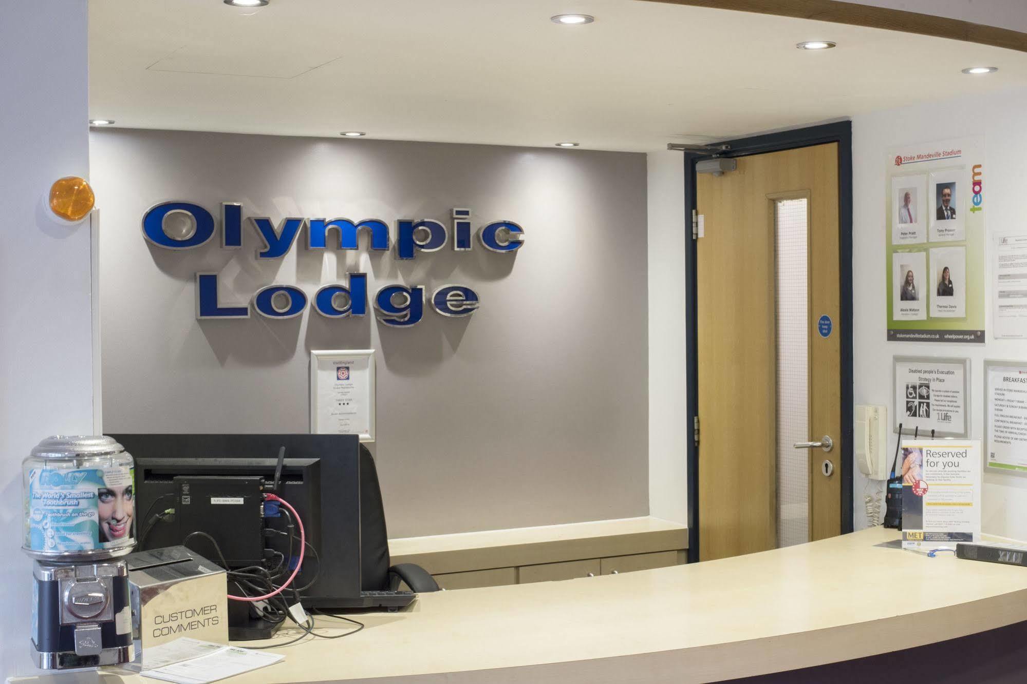 The Olympic Lodge Aylesbury  Exteriör bild